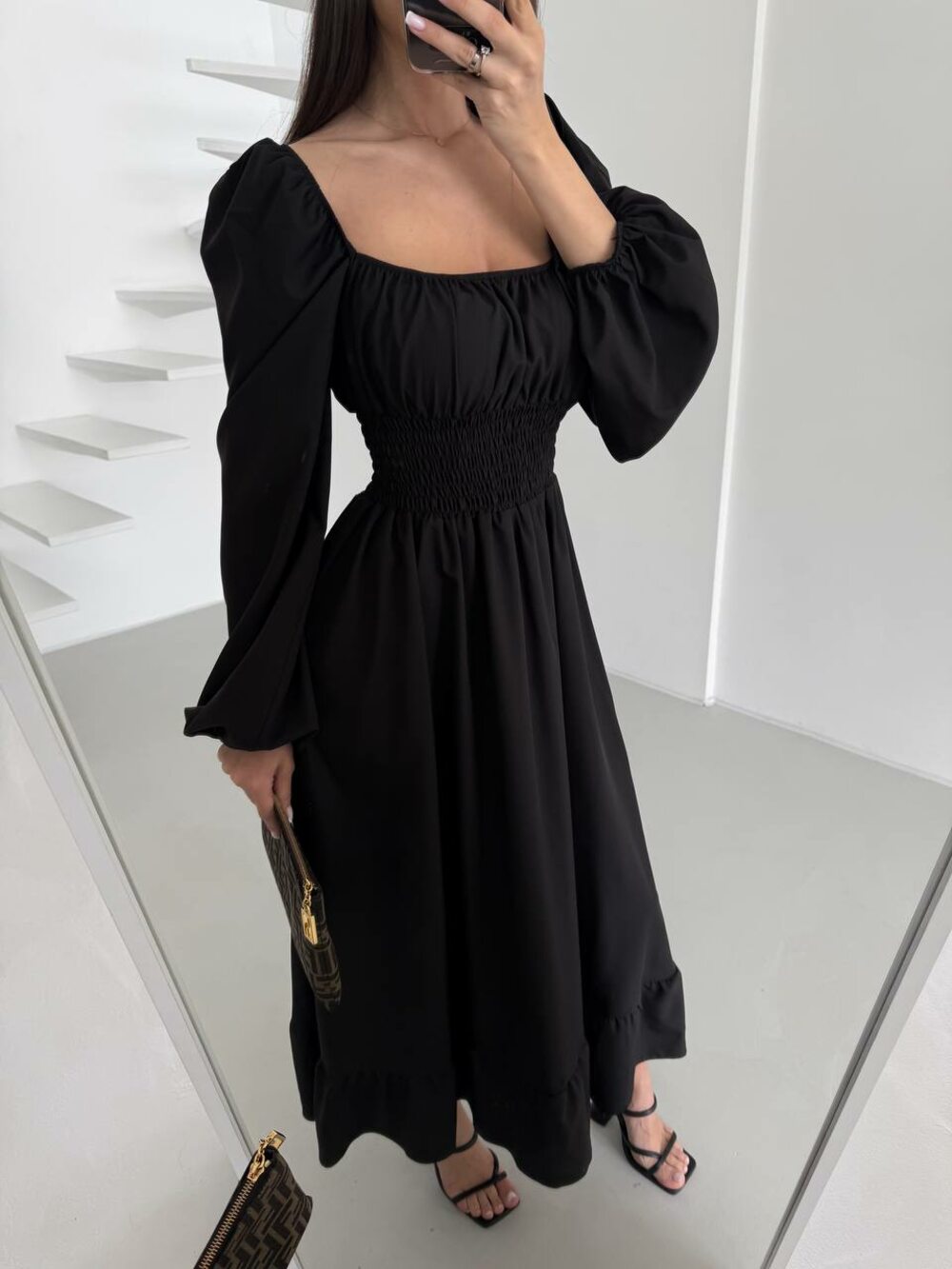 Платье с длинным рукавом и широкой резинкой на талии, цвет черный