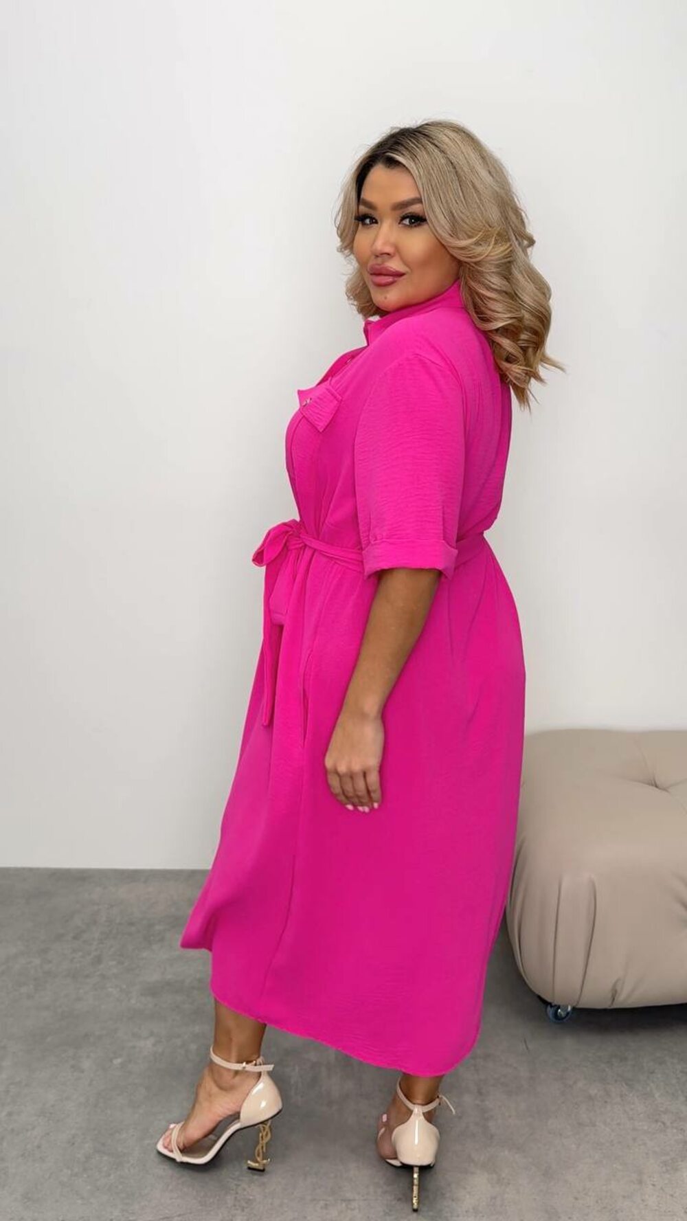 Сукня на ґудзиках з накладними кишенями, колір малиновий