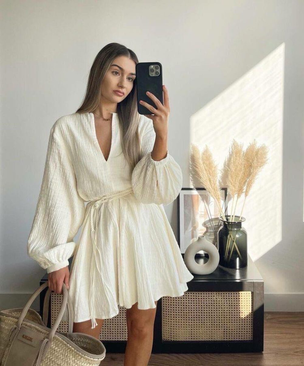 Легка міні-сукня, колір молочний