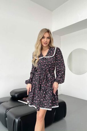 Принтованое шелковое платье с пояском, талия на резинке, цвет черный с розовым принтом