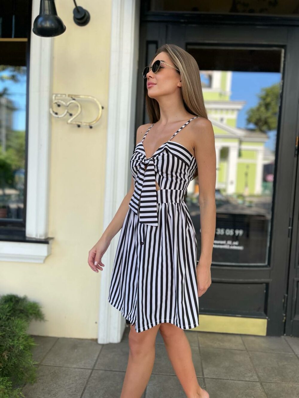 Сарафан з оригінальним декольте, колір чорний