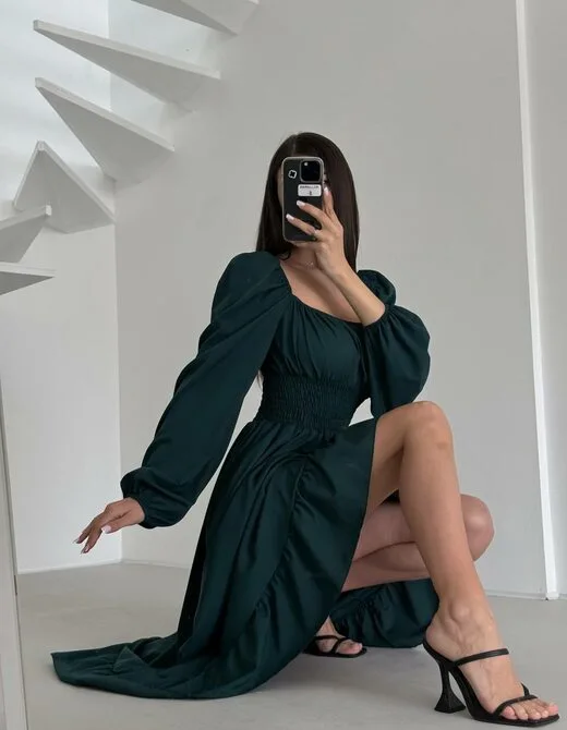 Сукня з довгим рукавом та широкою гумкою на талії, колір зелений