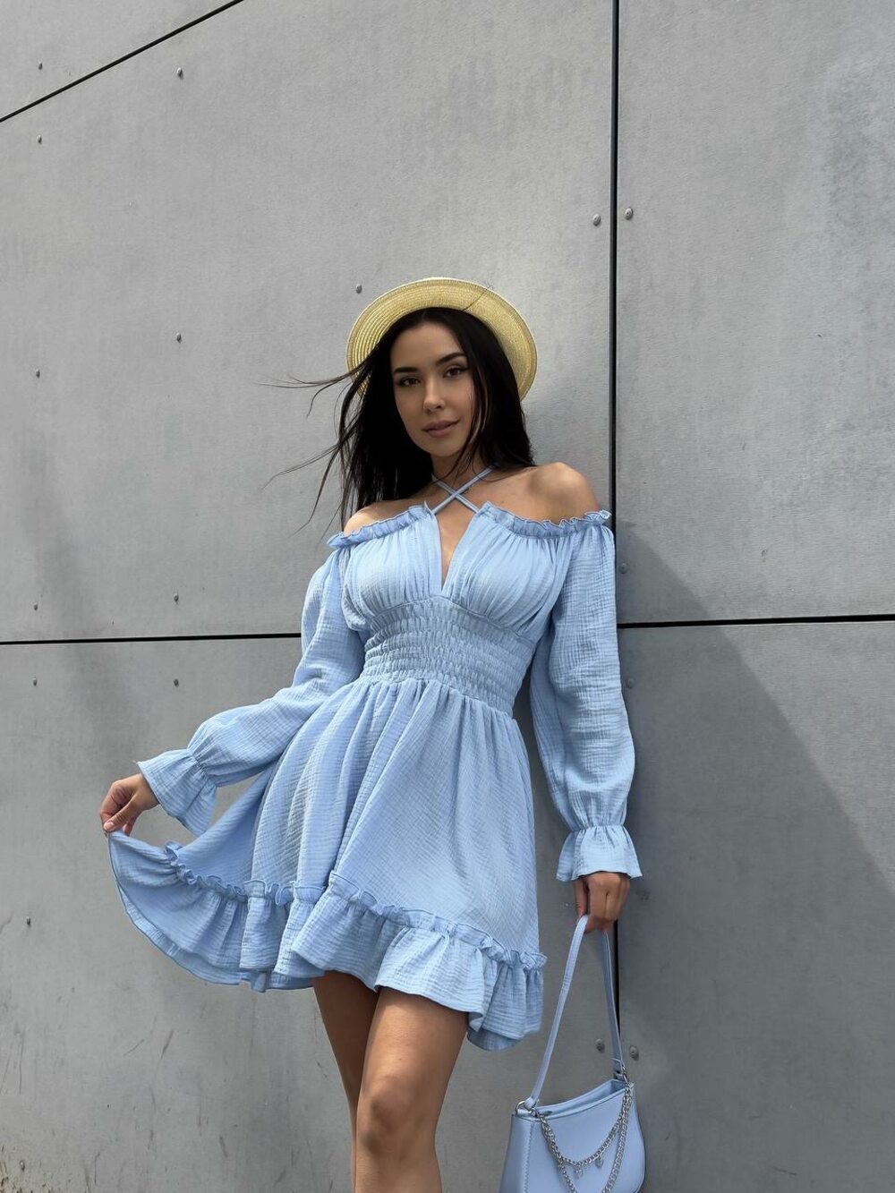 Сукня з довгим рукавом та широкою гумкою на талії, колір блакитний