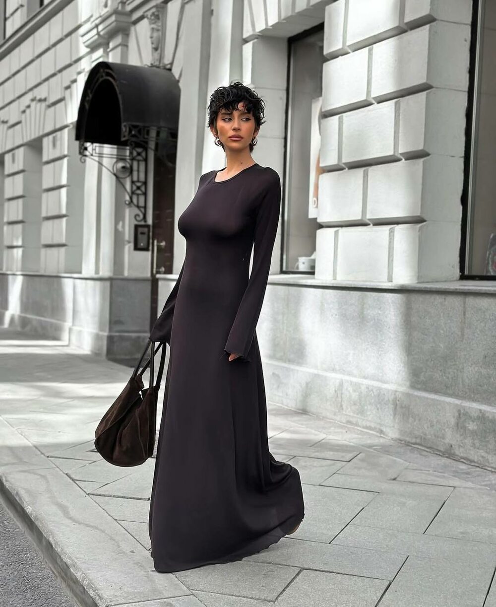 Довга сукня з вирізом на спині, колір шоколад