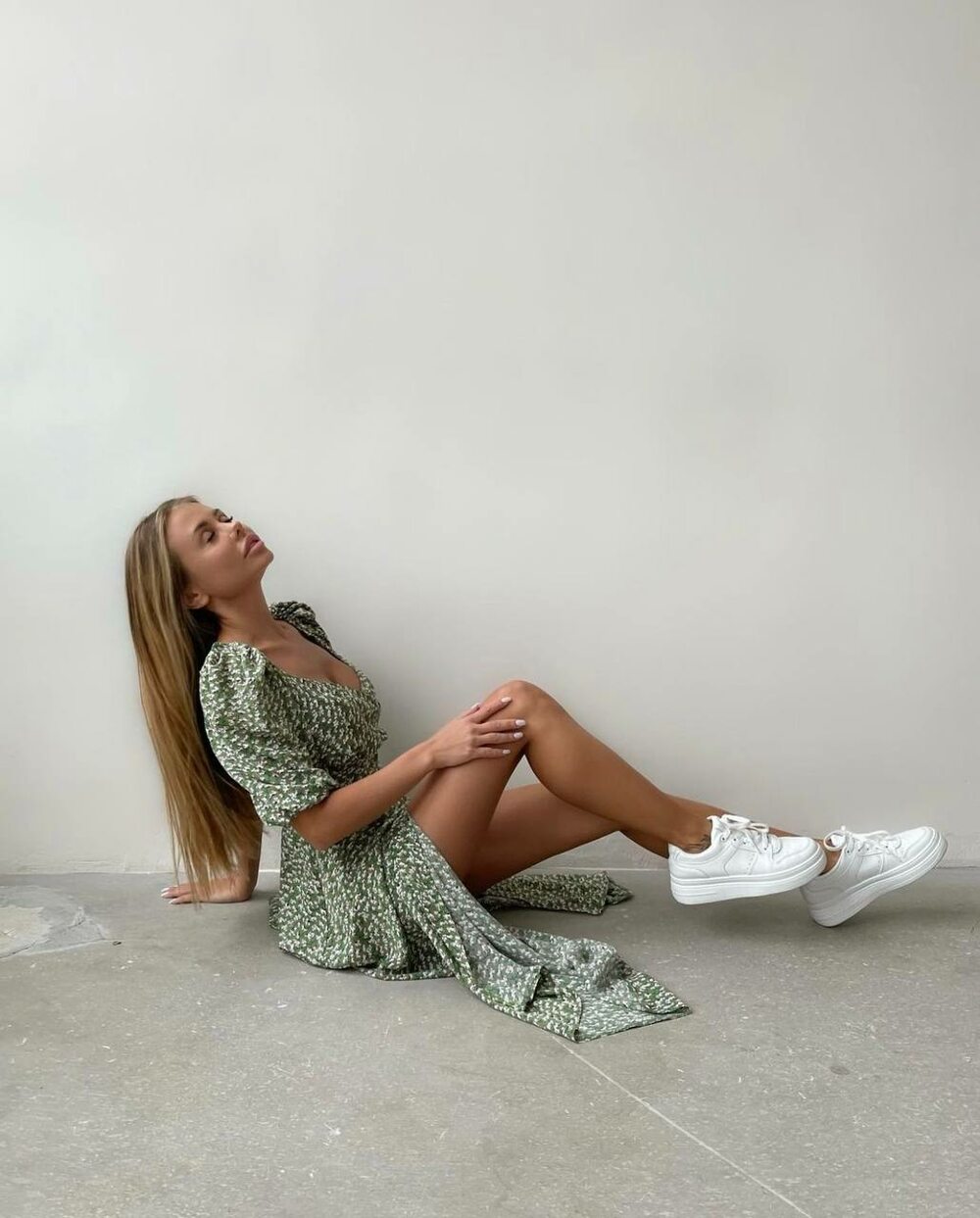 Платье легкое летнее с принтом зеленое