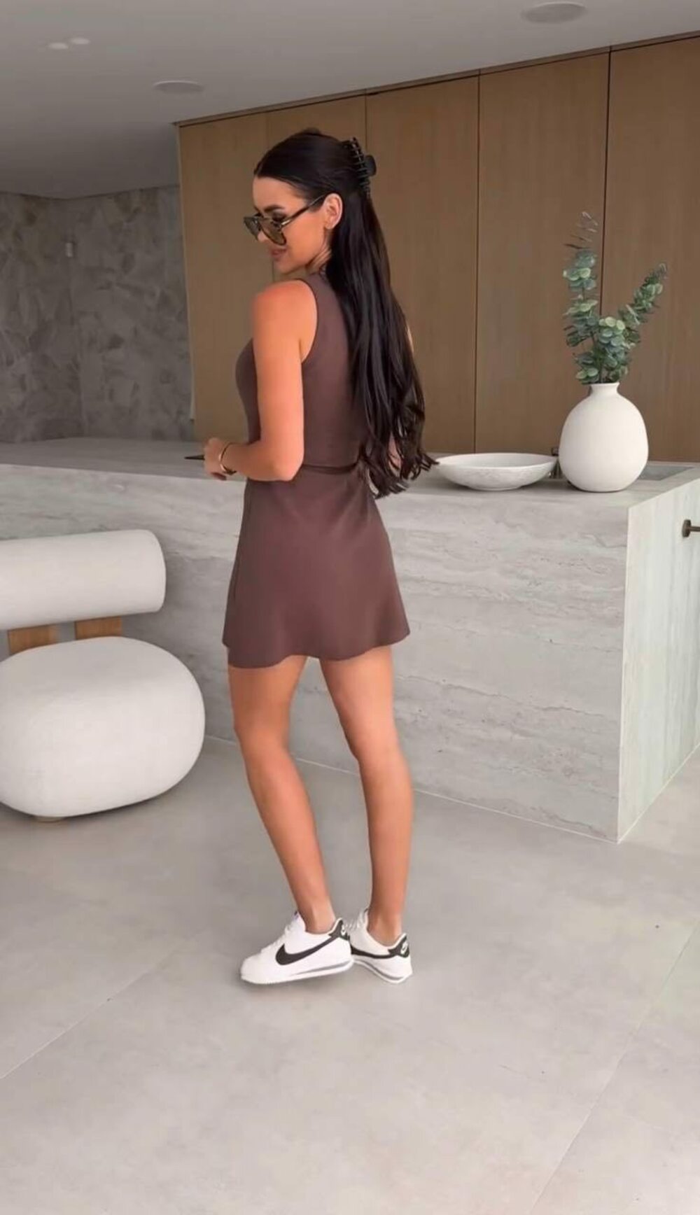 Літня міні-сукня, колір шоколад