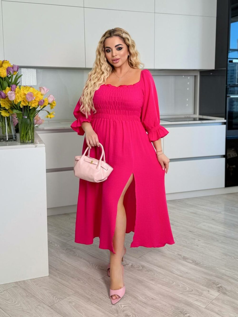 Сукня з гумкою та розрізом, колір рожевий