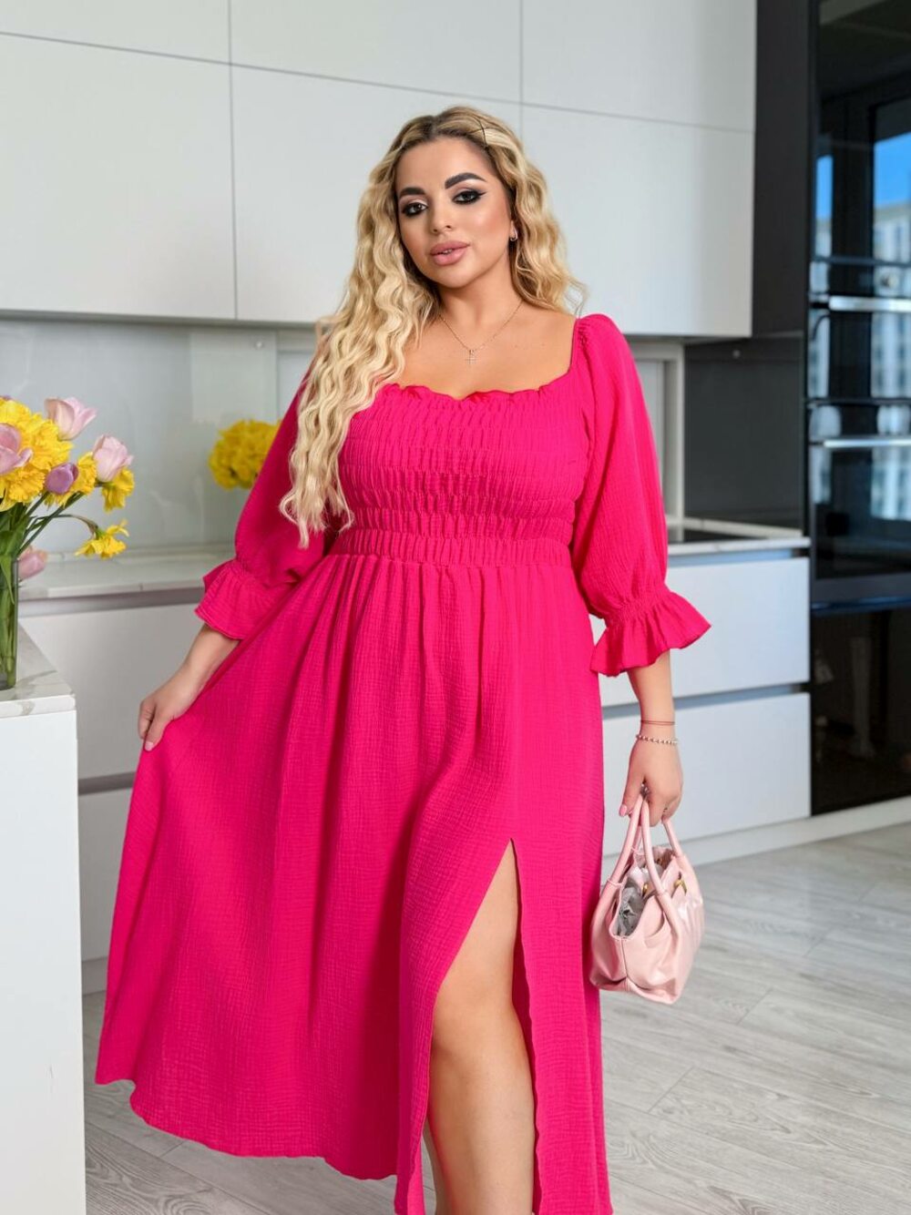 Сукня з гумкою та розрізом, колір рожевий