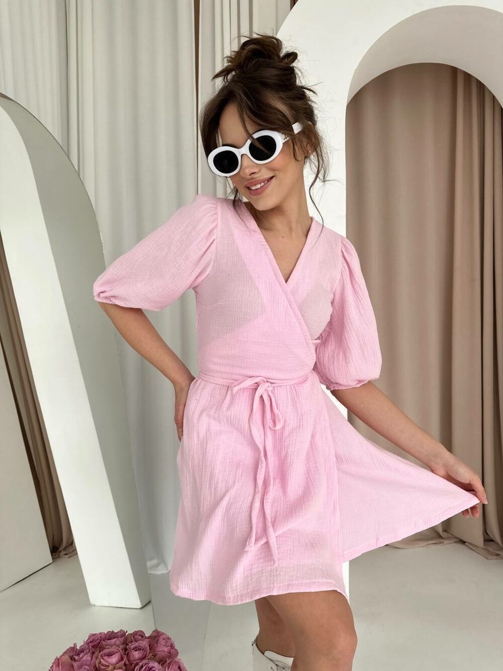 Легка сукня на запах, колір барбі