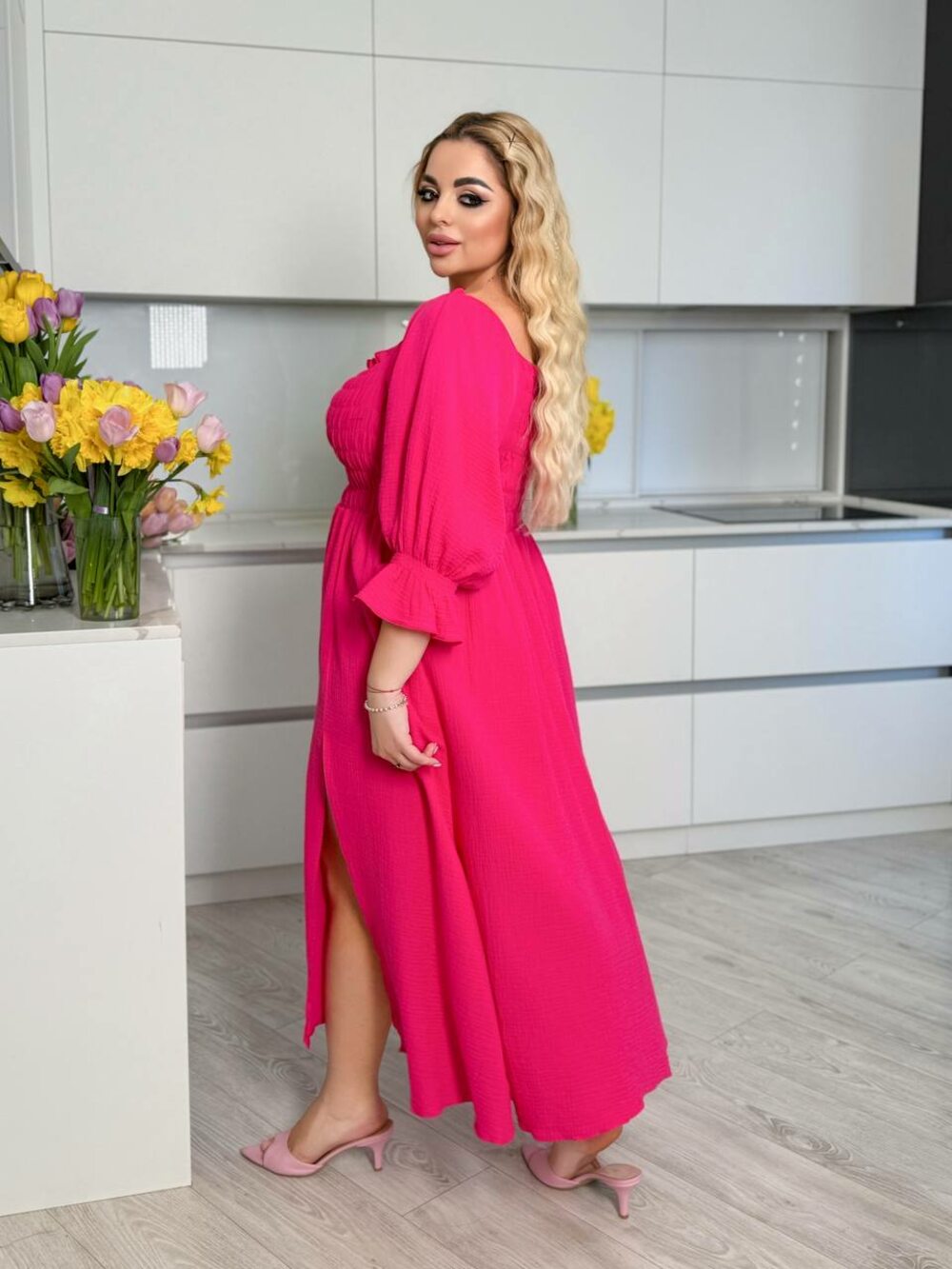 Сукня з гумкою та розрізом, колір рожевий