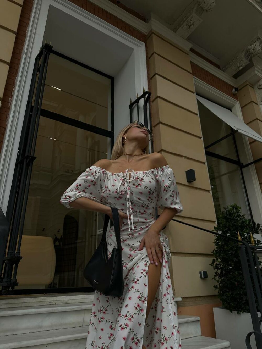 Сукня з розрізом, колір принту червоний