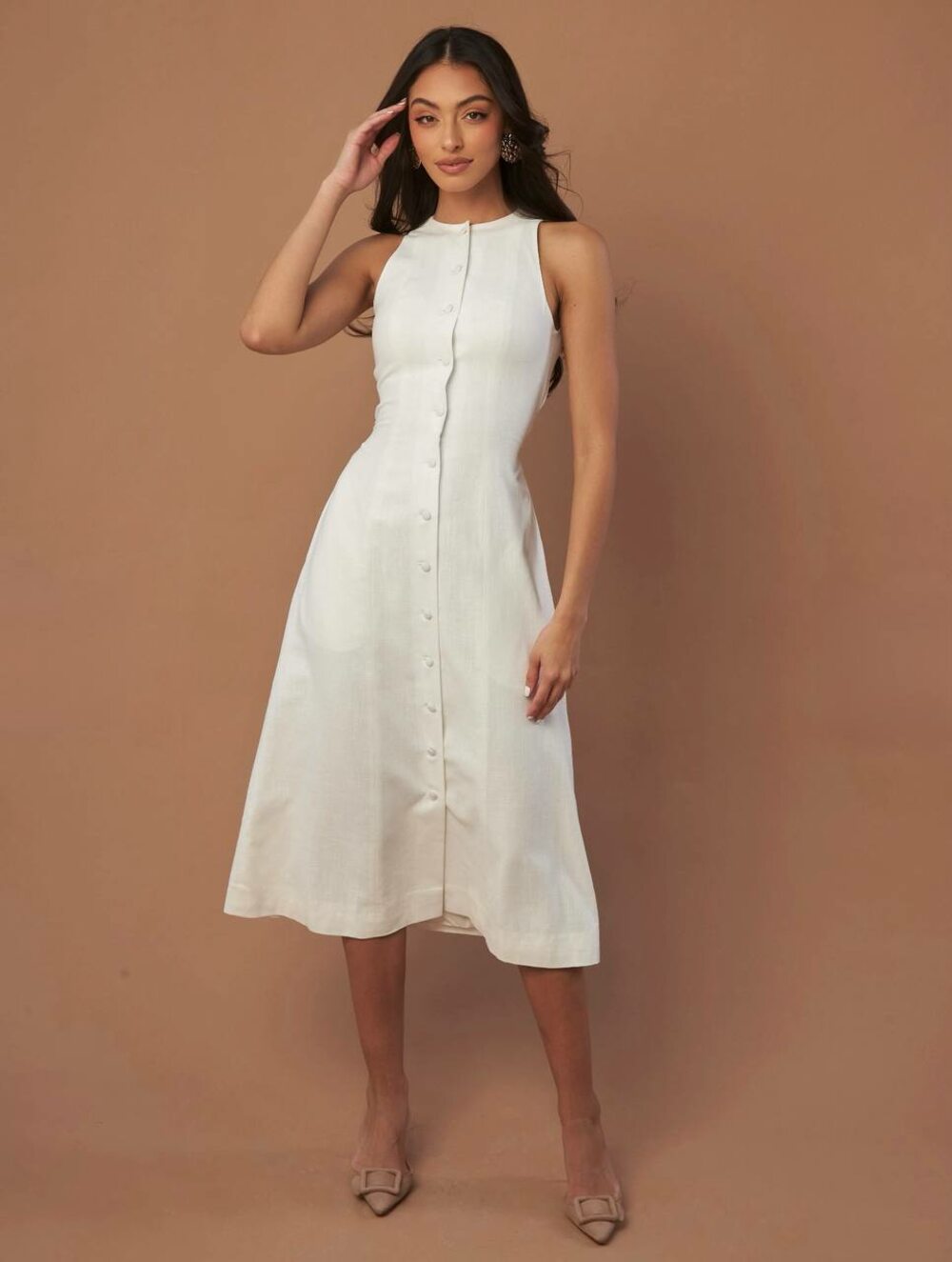 Сукня з ґудзиками спереду та шнурівкою на спині, колір молочний