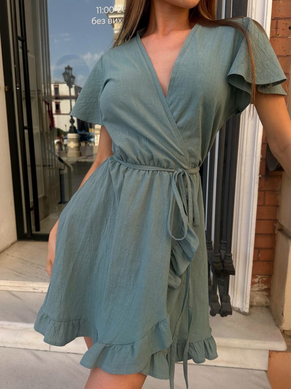 Сукня на запах, оливковий колір