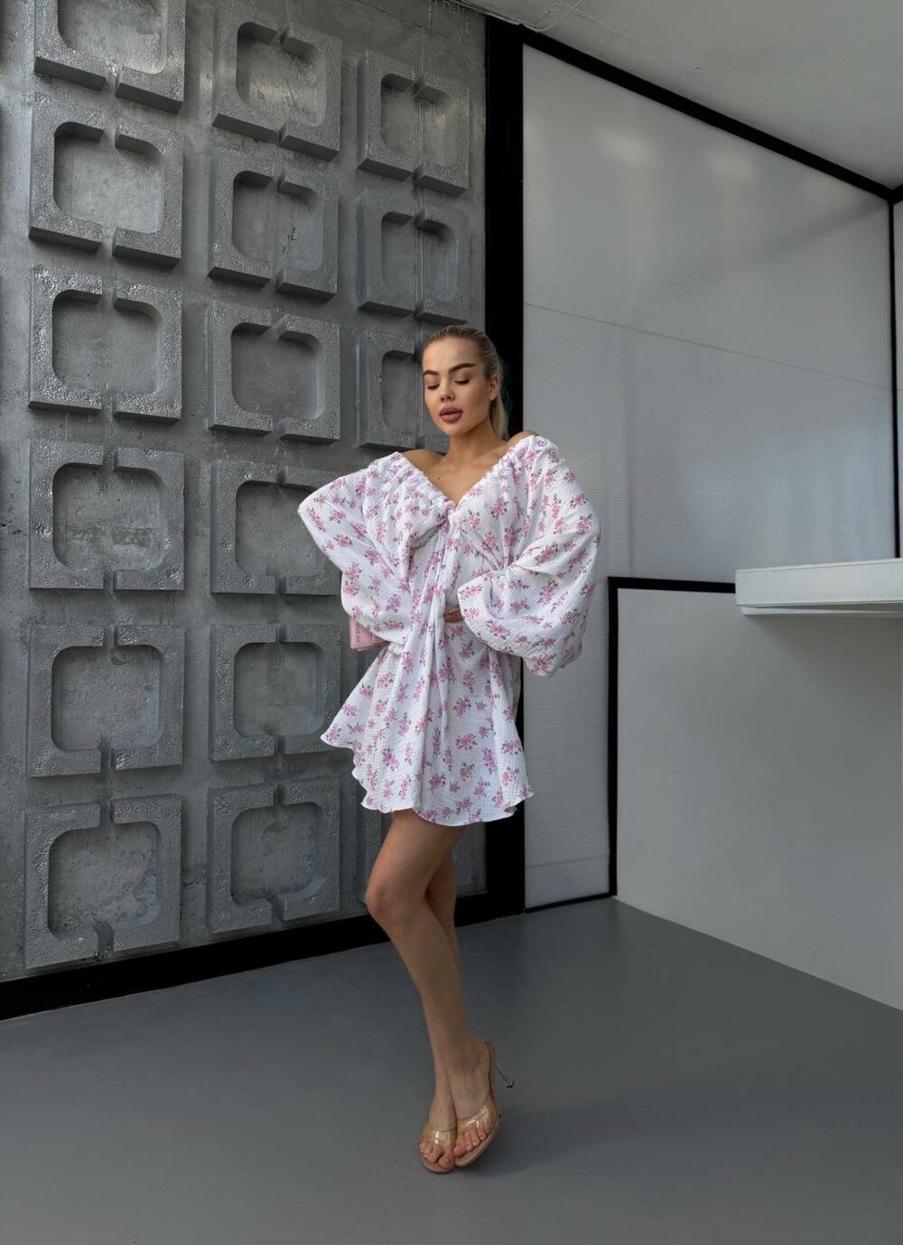 Сукня з об'ємними рукавами, колір рожевий