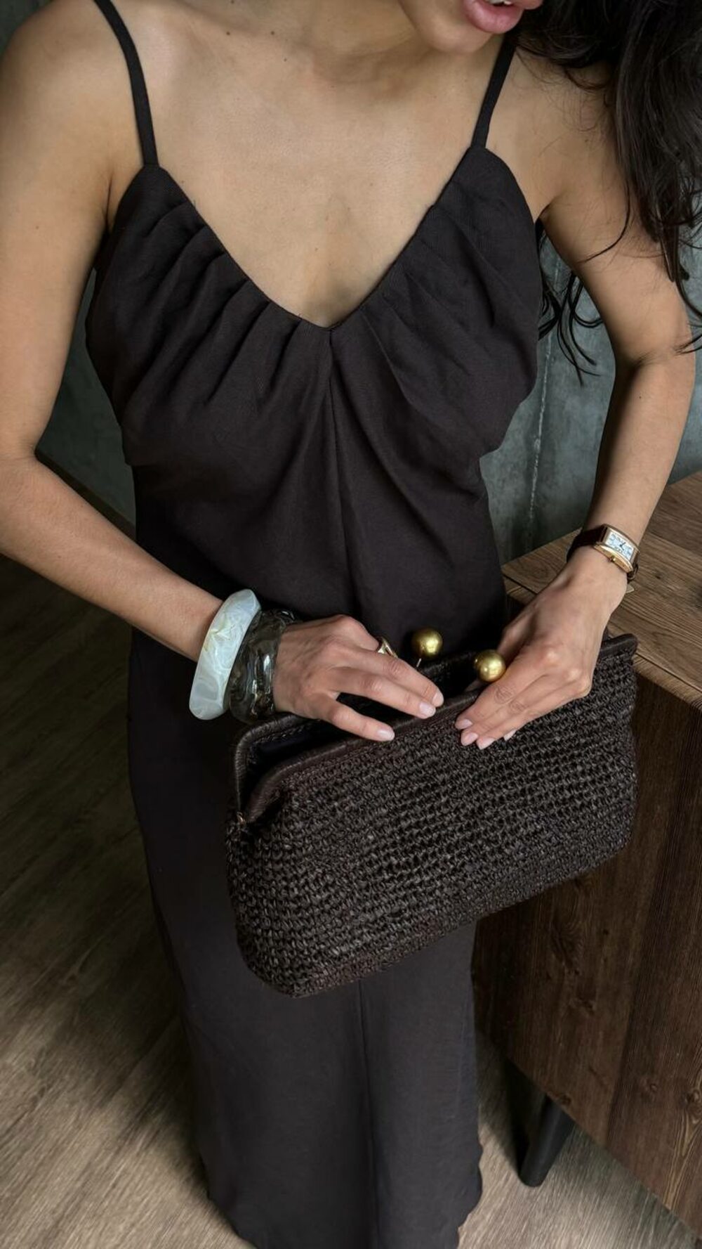 Довга сукня на бретельках, колір шоколад