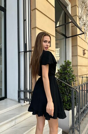 Платье на запах, цвет черный