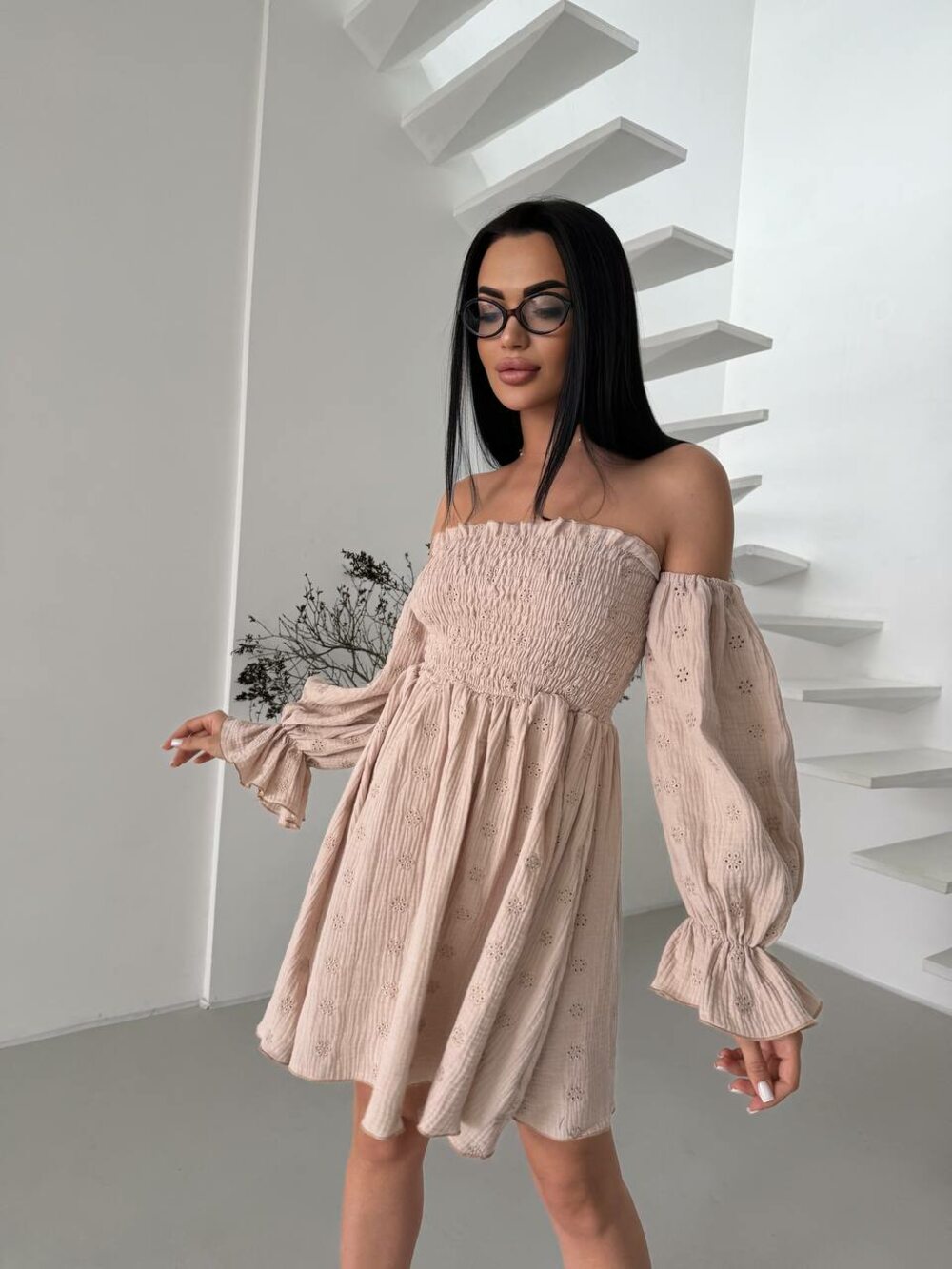 Сукня з резинкою, що стягує, і довгими рукавами, колір бежевий