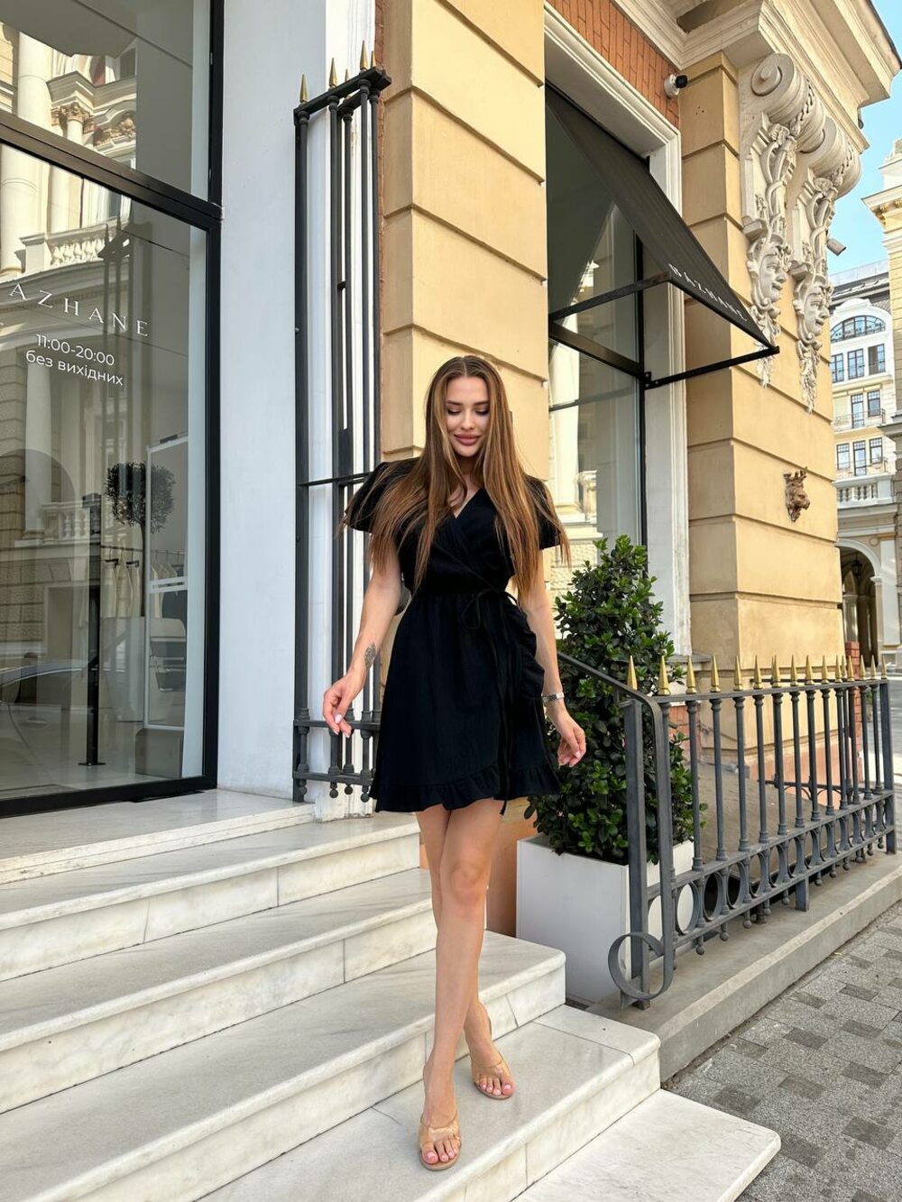 Сукня на запах, колір чорний