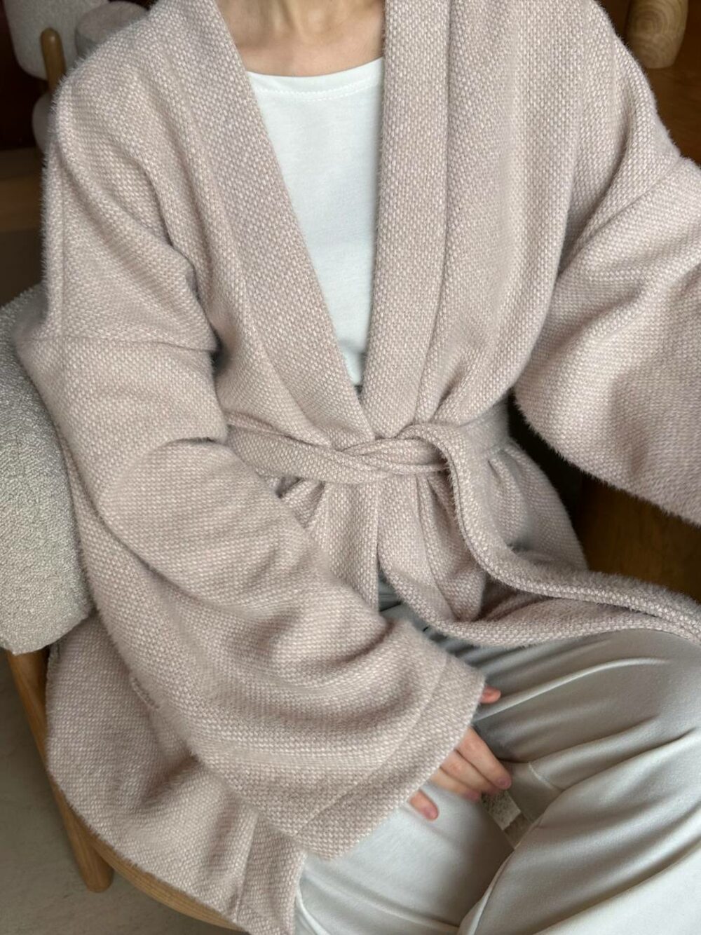 Кардиган з пояском, колір бежевий