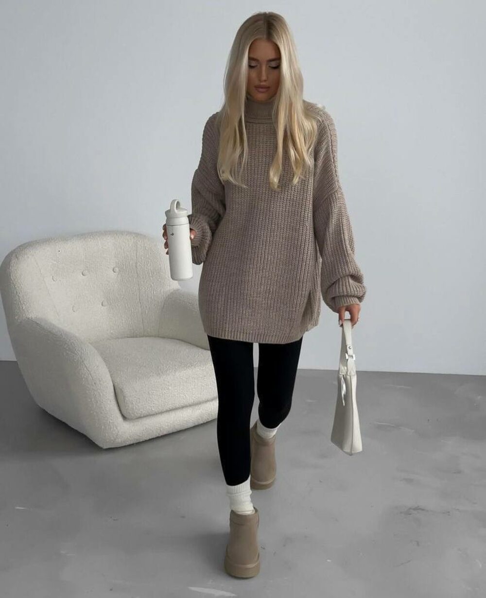 Светр з в'язаної ангори, колір бежевий