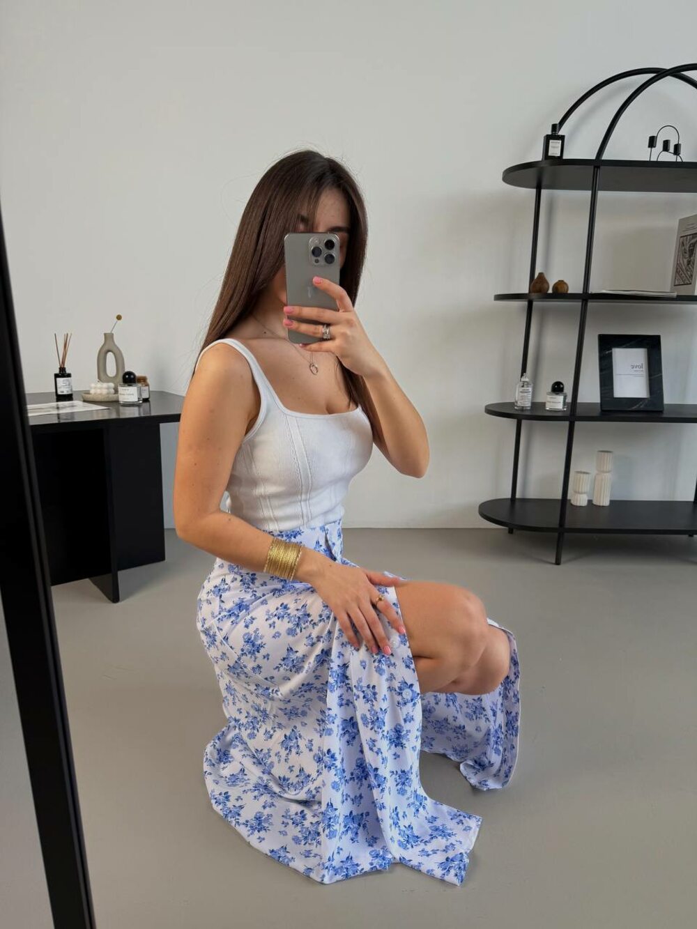 Спідниця-максі з розрізом спереду, колір принта блакитний