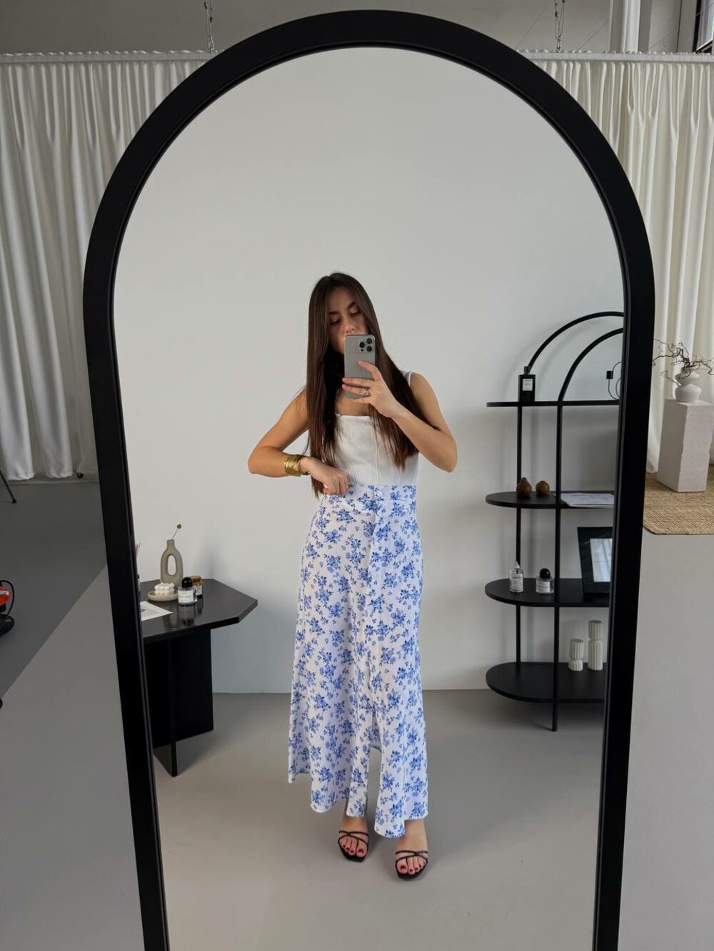 Спідниця-максі з розрізом спереду, колір принта блакитний