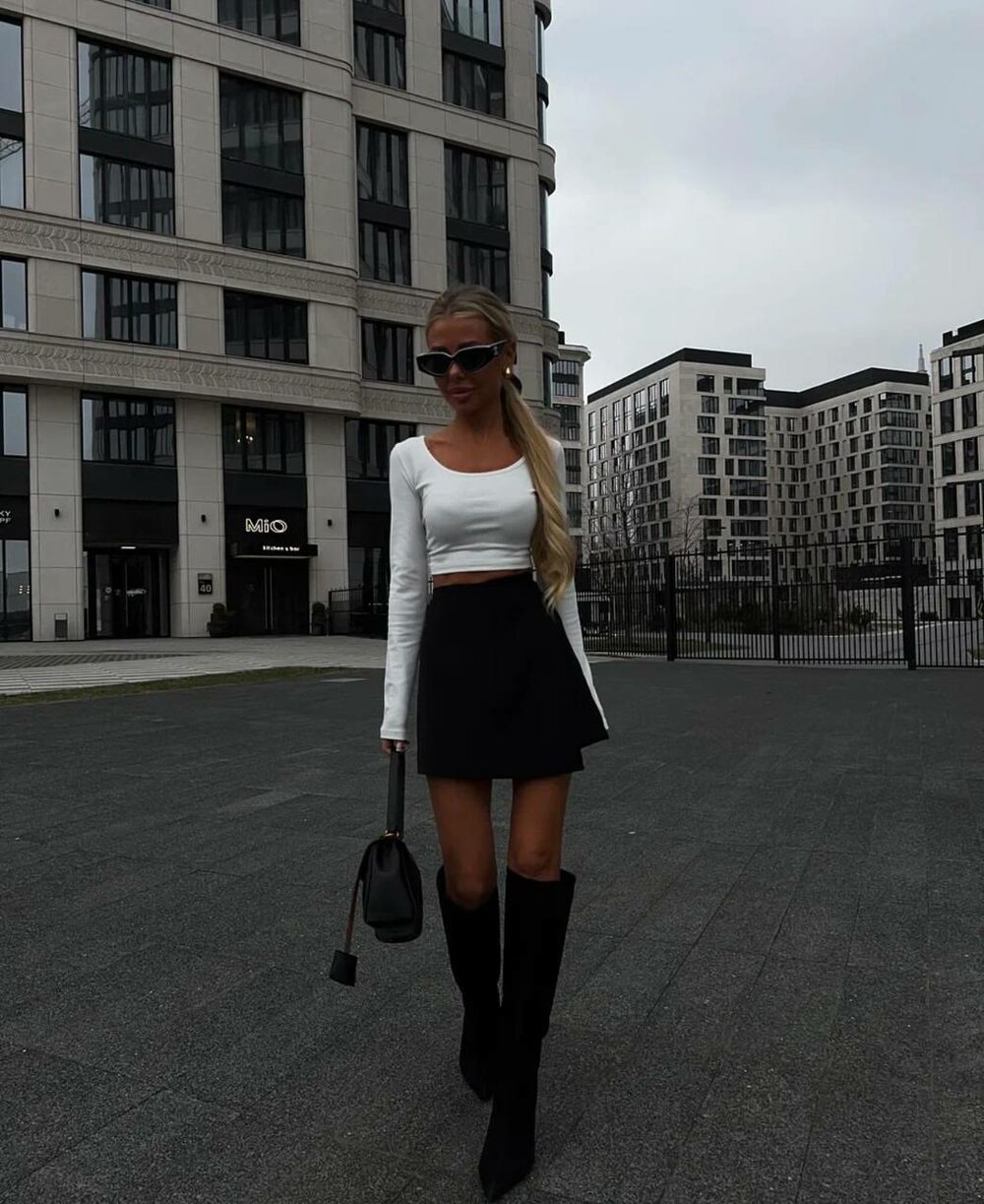 Спідниця-шорти на високій посадці, колір чорний